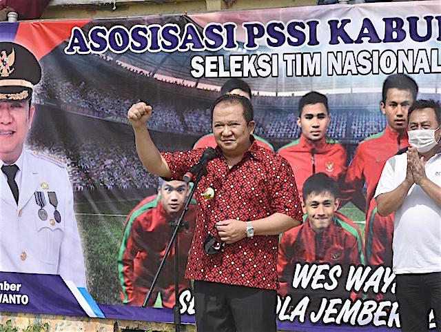 Bupati Hendy Siswanto di Seleksi Timnas U16 & U19: Wes Wayahe Sepak Bola Jember Bangkit! 